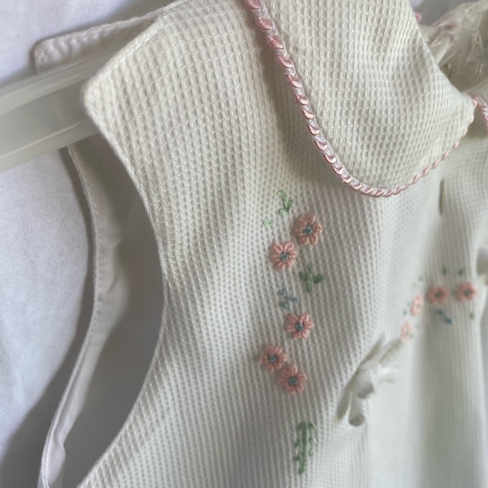 Elegant White Kids Casual Dress - Picture 3 of 3